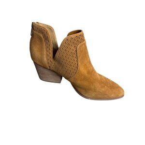 Vince Camuto Women's Tan Suede Norva Ankle Boot Size 9